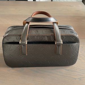 Louis Vuitton Shelton Vernis Monogram Noir